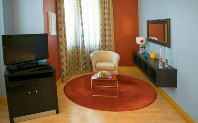 Corniche Hotel & Suites