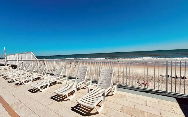 Beachline Breeze on the Strip