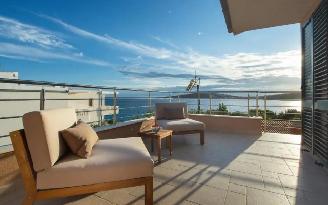 Sea Flower Beachfront Villa
