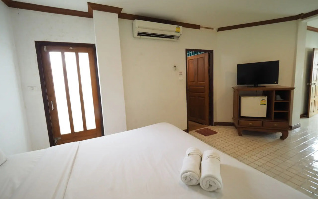 Fah Place Hotel
