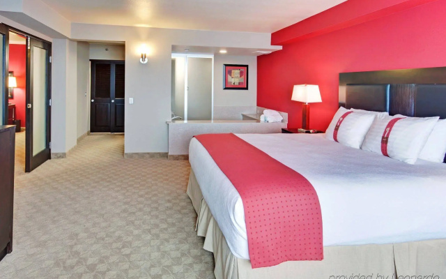 DoubleTree by Hilton Fullerton