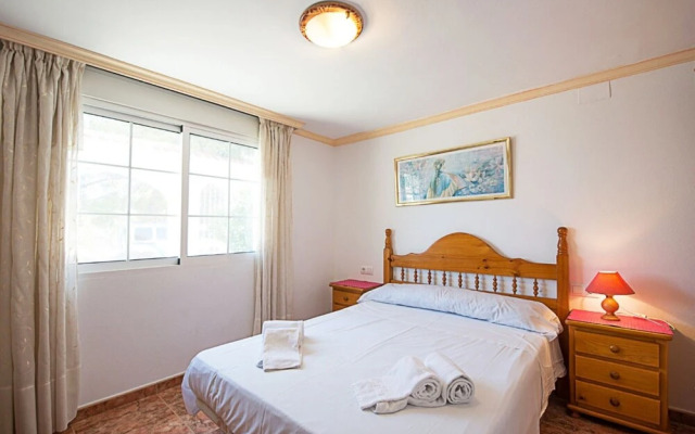 Villa - 9 Bedrooms with Pool and WiFi - 104985