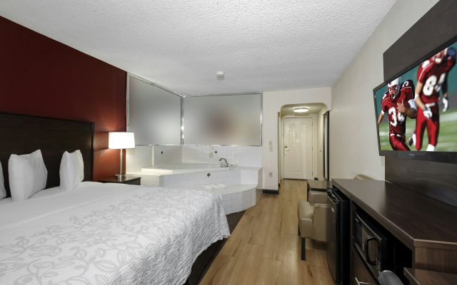 Red Roof Inn PLUS+ & Suites Opelika