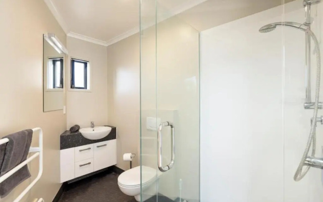 Pacific Escape - Downtown Mount Maunganui and Beac
