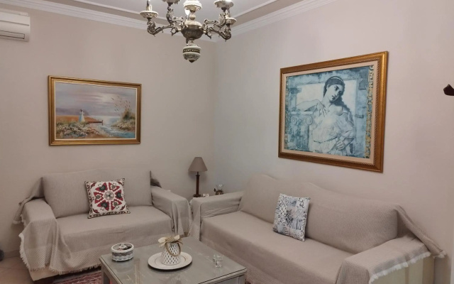 Mary's Dreamy Maisonette