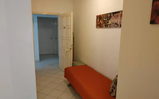 Small Apartment For 3 Pers 70meters From The Beach