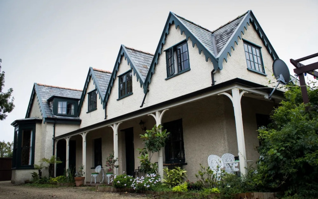 Holland House Bed And Breakfast