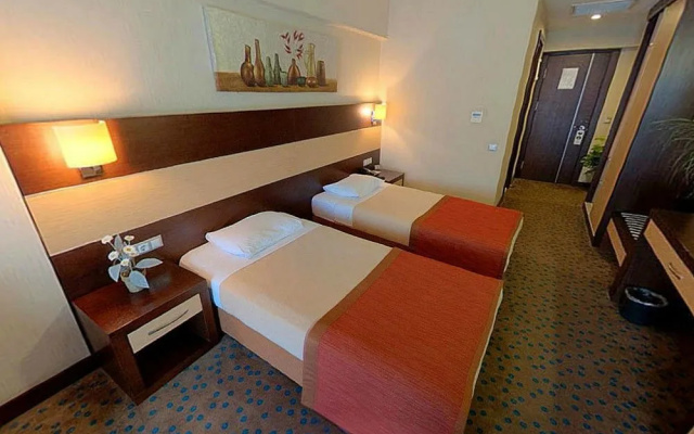 Mom Hotel