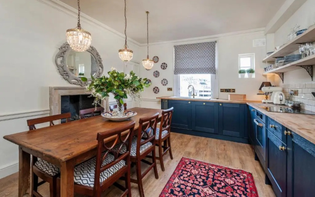 Luxury Regency Apartment in Bath City Centre