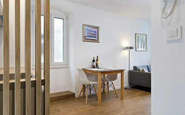 Dominus, Modernly Decorated Suite in City Center