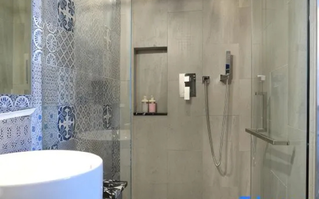 Modern Apartments Rooftop Pool 5 min to Surin Beach