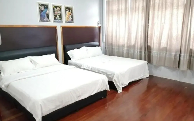 Family Room in Kuching, With Ac and Wifi