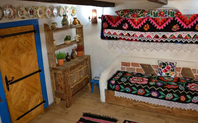 Casa Colț din Maramureș - Old Traditional House