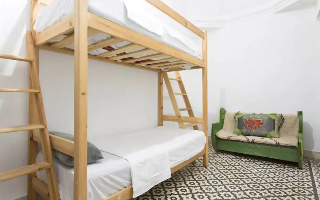 Earth Hostel