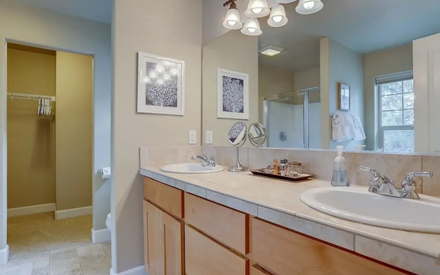 Aspen Ridge 3 Bedroom Home by RedAwning