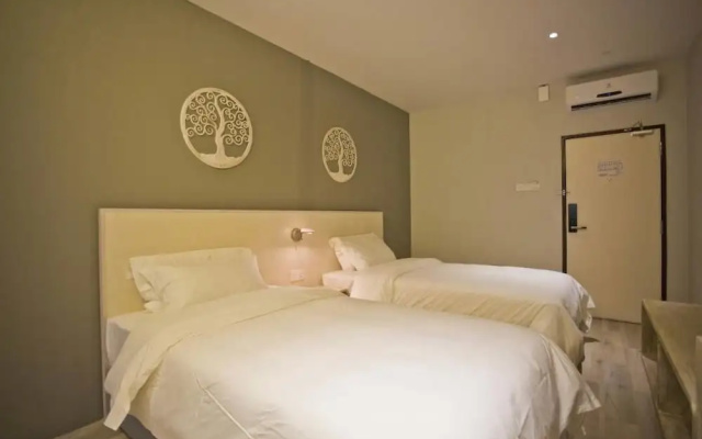 M+ Boutique Hotel