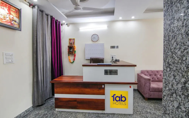 Fabhotel Hari Residency