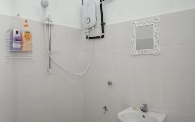 Standard Double Room With Ac in Kuching