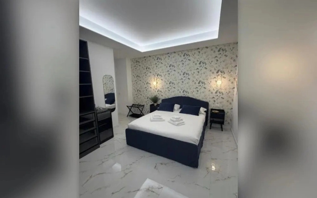 Della Vite Home Collection
