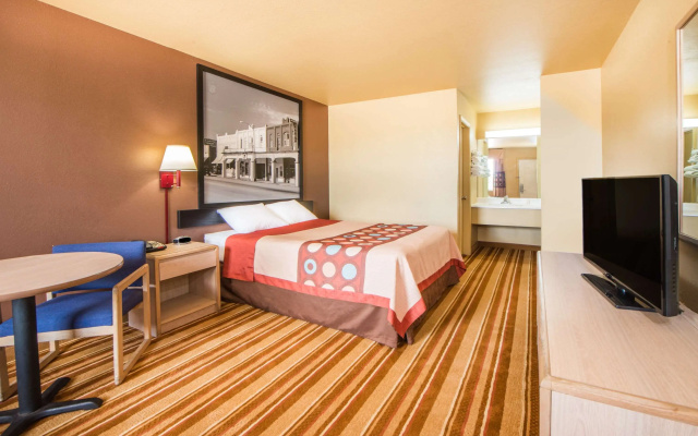 Super 8 by Wyndham Big Cabin/Vinita Area