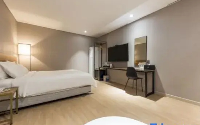 Daejeon Yuseong Top Cloud Hotel