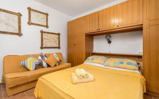 Awesome Apartment in Supetarska Draga With Wifi and 2 Bedrooms