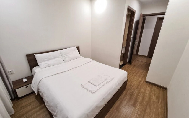 Canh Apartment in Vinhome Skylake