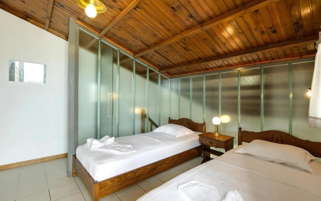 Seaview Holiday Home in Gerakini for 6