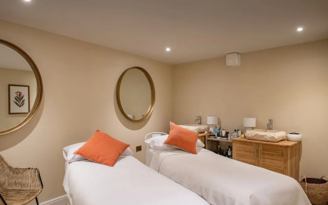 Harbour Beach Club & Hotel