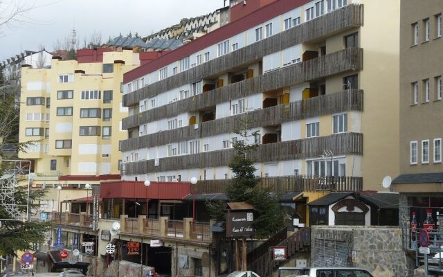 Отель Apartamentos Bulgaria вид на фасад