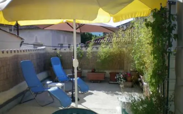 T2 dans maison de village