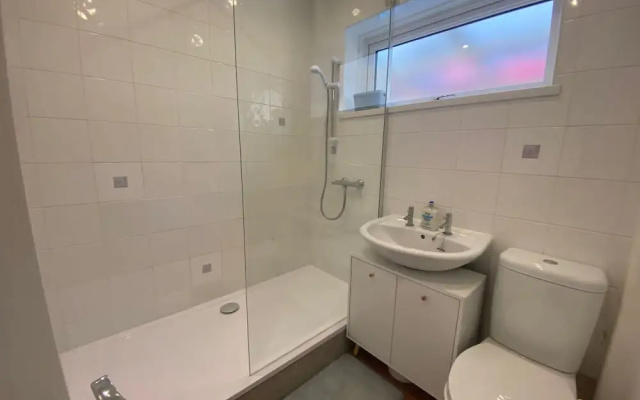 Immaculate 2-bed Villa in Shrewsbury