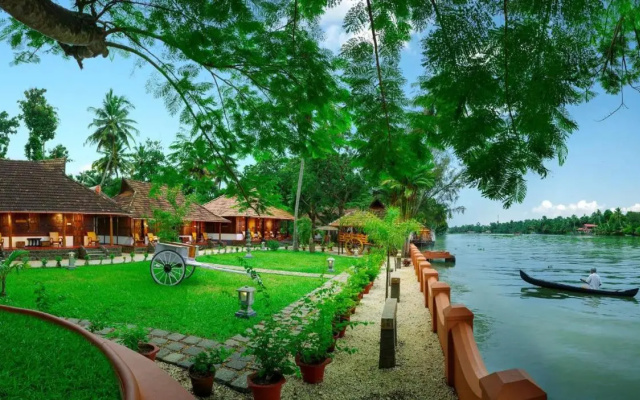Alaya Stays Palm Dale Heritage Backwater Retreat