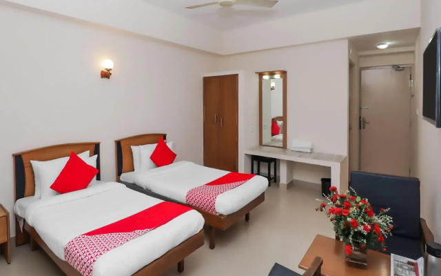OYO 17278 Hotel Srinivas