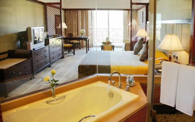 Treasure Harbour International Hotel