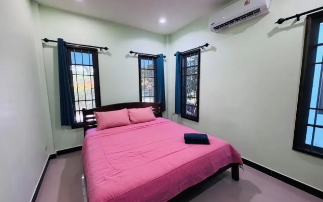 Peaceful house in Naiharn
