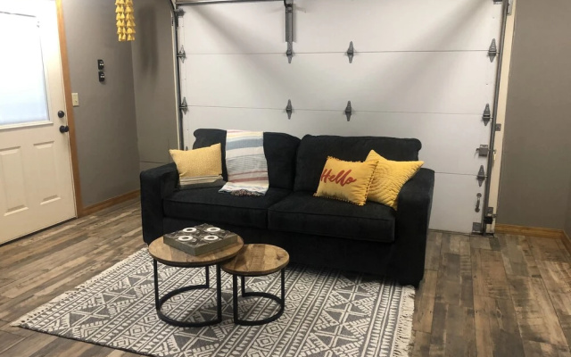 Rose Lane Cottage Studio With Game Room and Private Hot Tub by Redawning