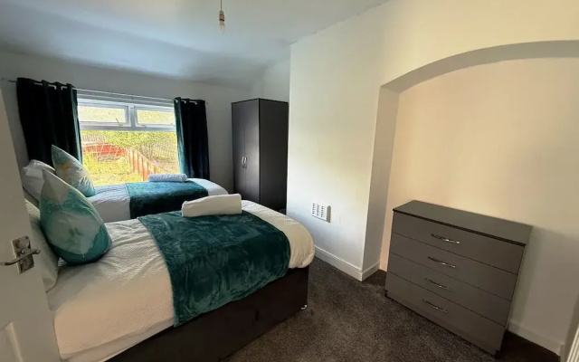 3 Bedroom House Near Arena