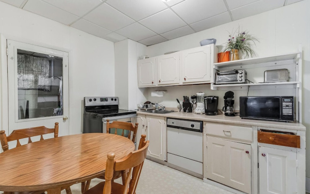 Olive Avenue 3 APT #1