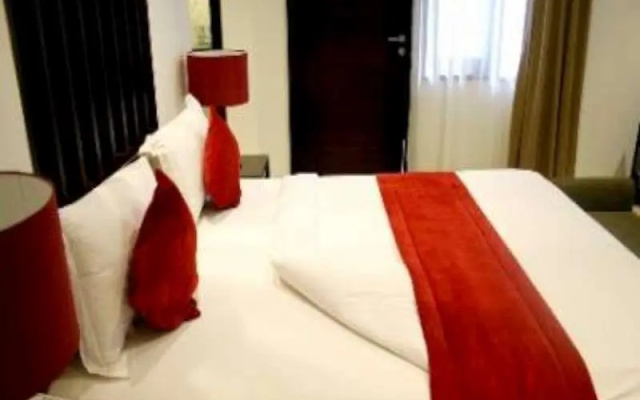 Rumah Nenek Hotel & Restaurant