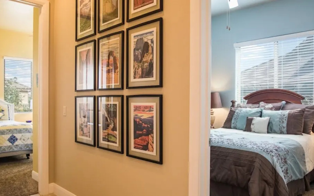 Sun-e-scape 3 Bedroom Apts by RedAwning