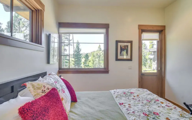 Cozy Fraser Cabin w/ Views & Moose Sightings!