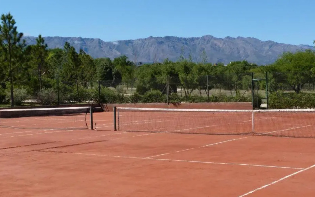 Cortaderas Suites & Tenis