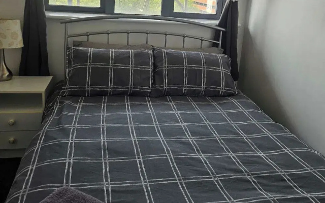 2 Bed Appt - City Centre - Private Balcony