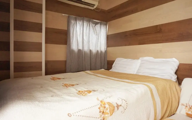 Asakusa Hotel 402