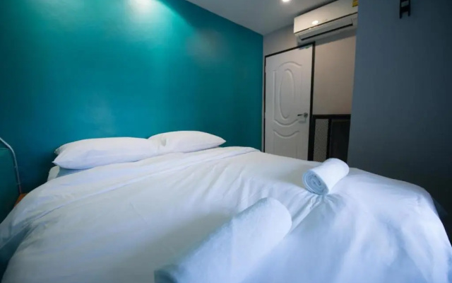 4Share Hostel - Adults Only