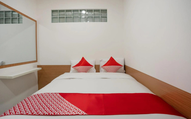 Hotel O Hegarbudhi Residence