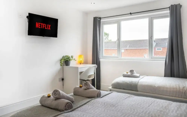 3 Bedroom House-free Parking