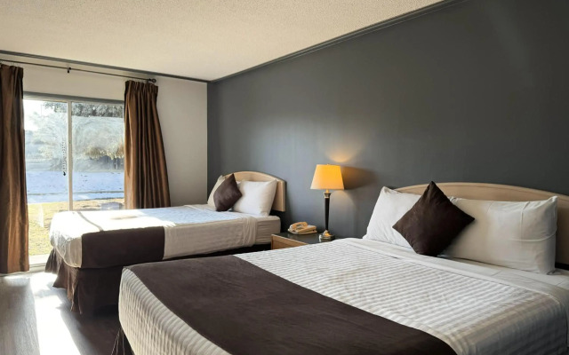 Divya Sutra Plaza and Conference Centre, Vernon, BC