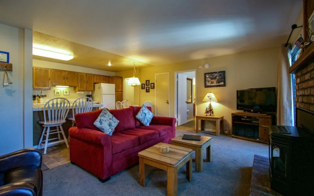 Hidden Valley #105 - 1 Br Condo